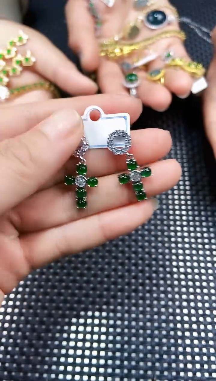 【闪购商品】翡翠耳饰未镶嵌111111111