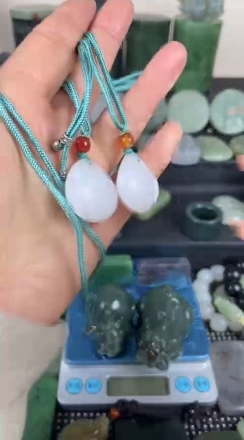 【闪购商品】和田玉珠宝半成品未镶嵌水滴多样性发一