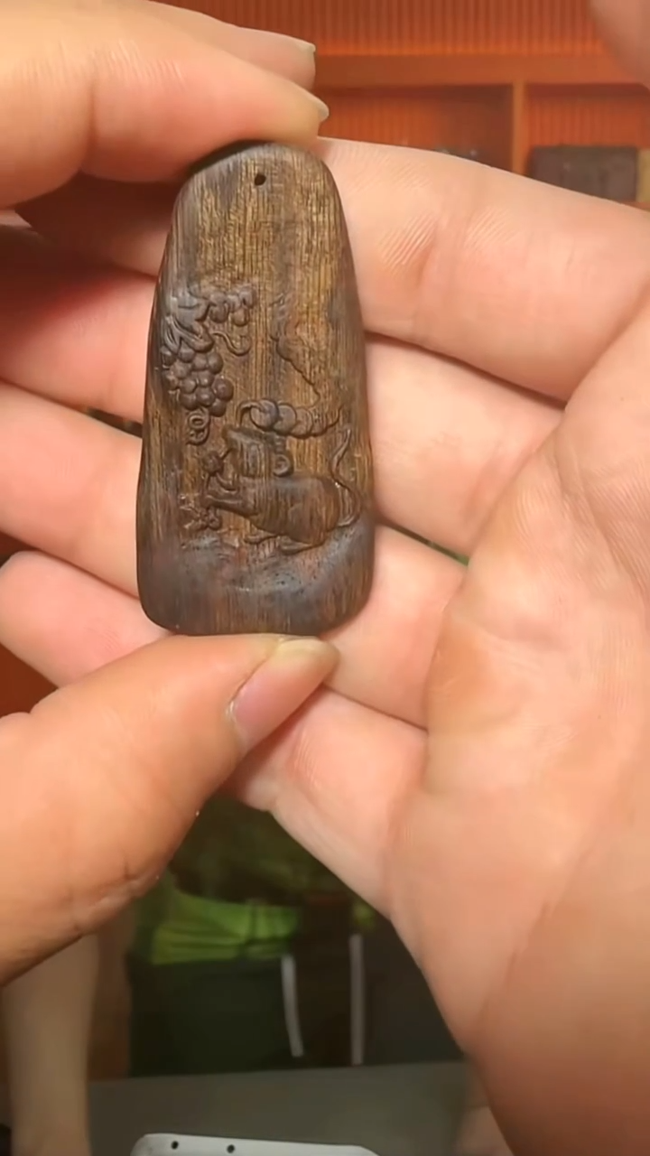 沉香吊坠306号生肖鼠8g样性发一