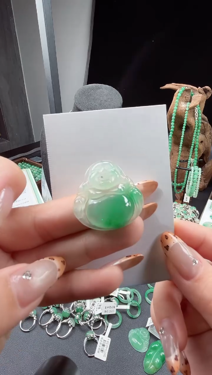 吊坠(赠链)未镶嵌石英质玉（非洲翠）21.228佛公