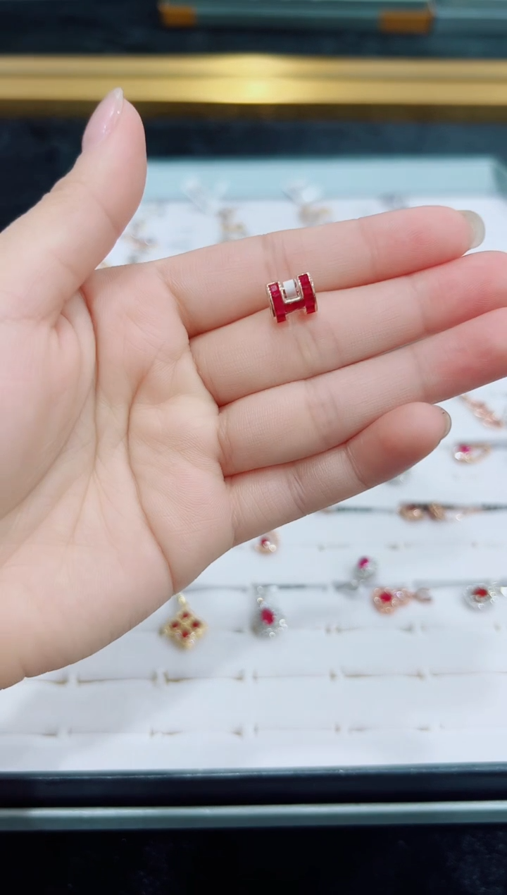 【闪购商品】红宝石吊坠18K金镶嵌·