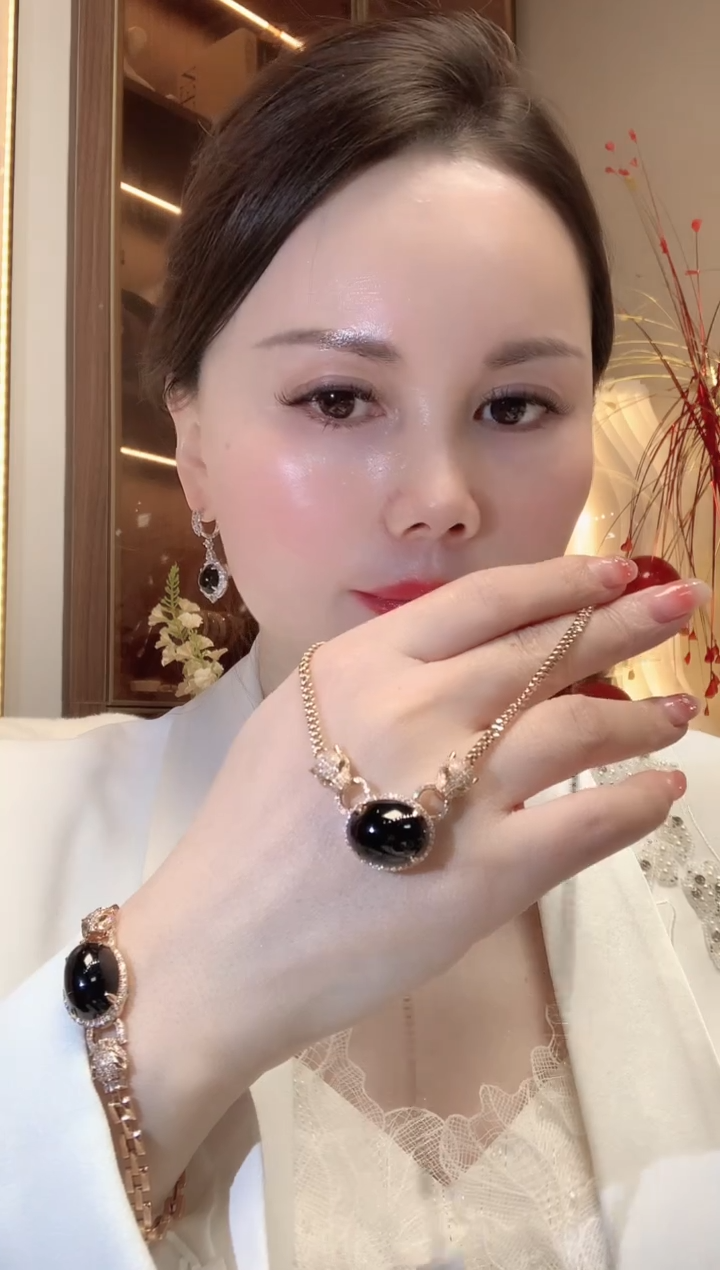 【闪购商品】翡翠项链18K金镶嵌W47  