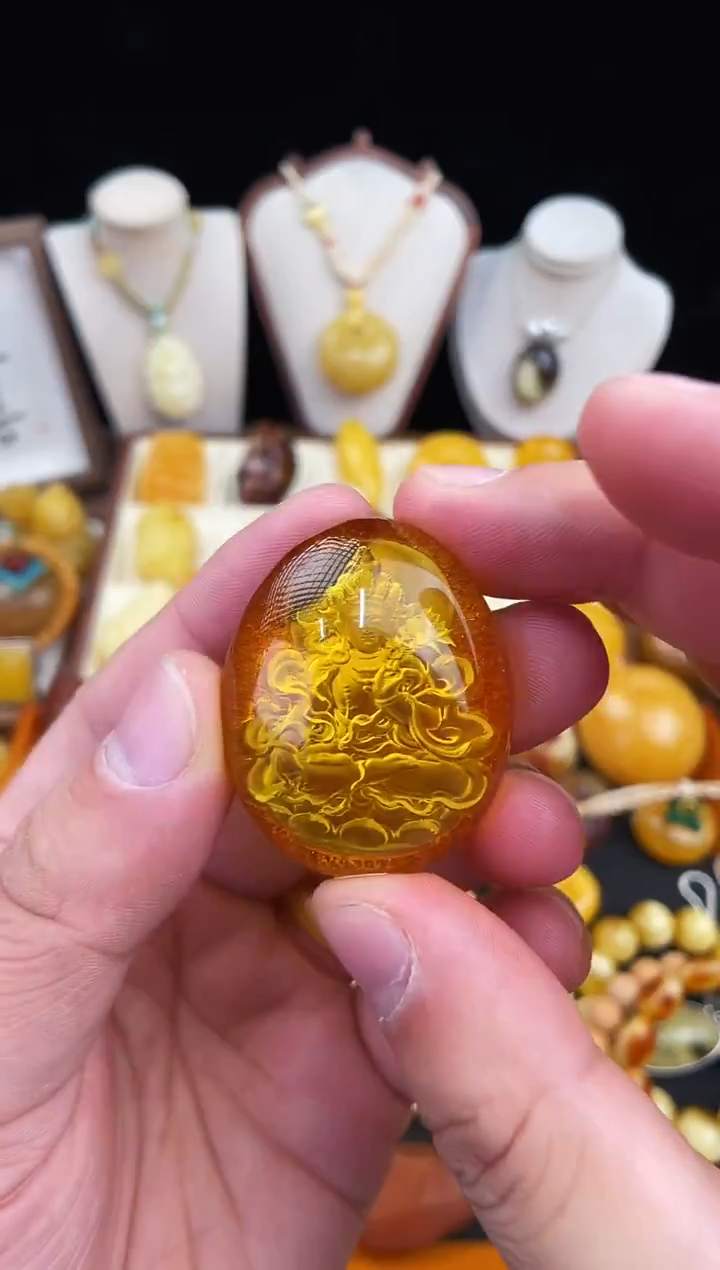 琥珀未镶嵌珠宝奇石c****l柒月