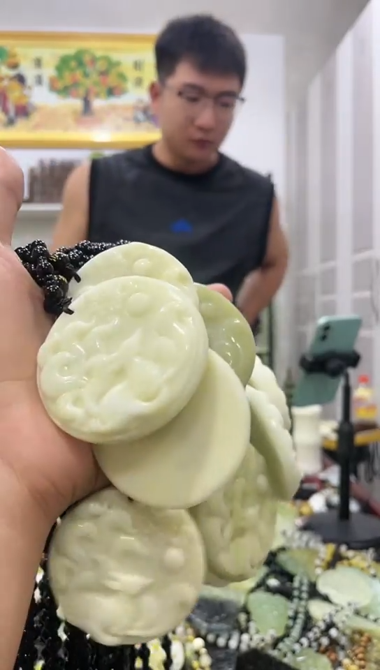 岫玉未镶嵌挂件  多样性发货其中发一件