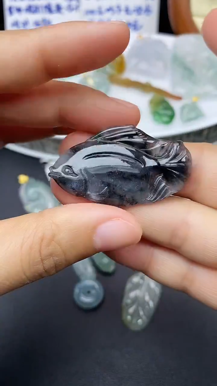 颈饰未镶嵌翡翠吊坠