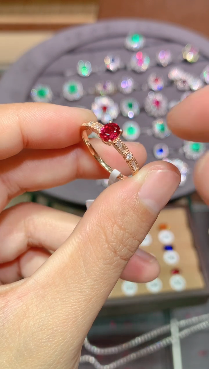 【闪购商品】红宝石戒指18K金镶嵌0.7CT  无烧鸽血红