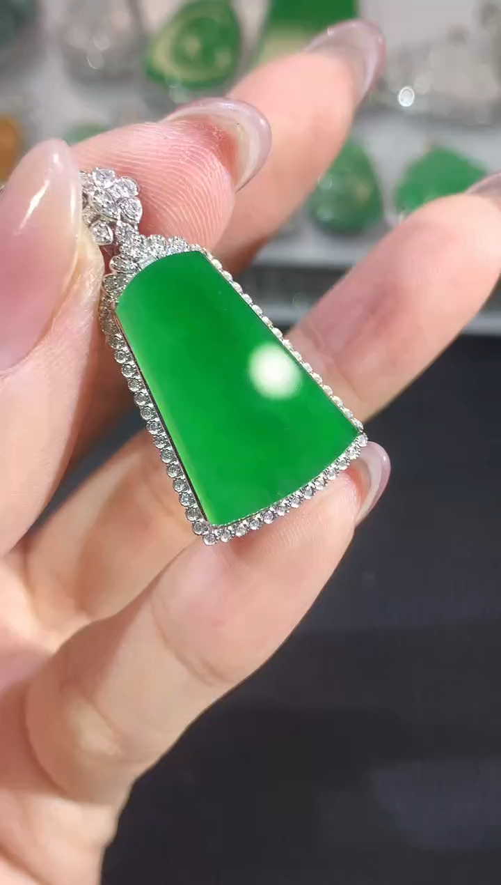 翡翠18K金镶嵌吊坠(不含链)A83