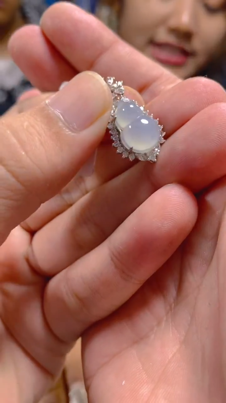 【闪购商品】翡翠吊坠(赠链)银S925镶嵌0715893223多样性发一