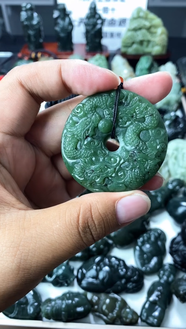 颈饰未镶嵌和田玉1