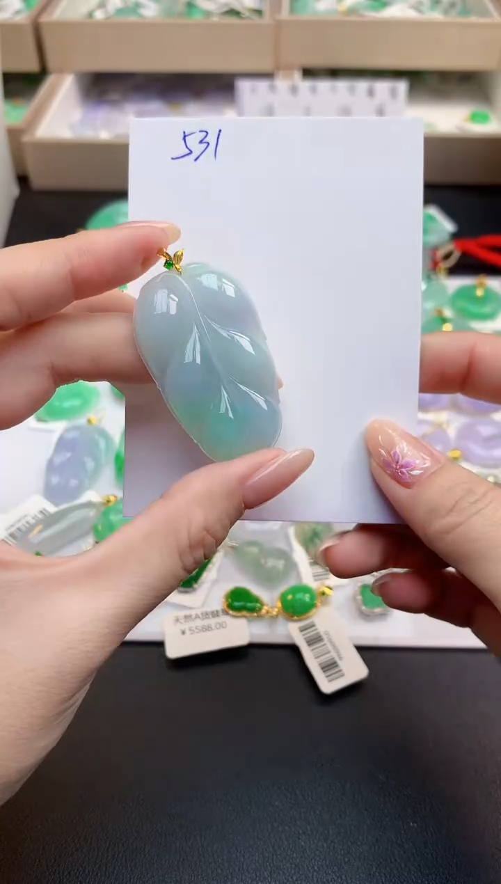 颈饰18K金镶嵌翡翠天然缅甸A货翡翠