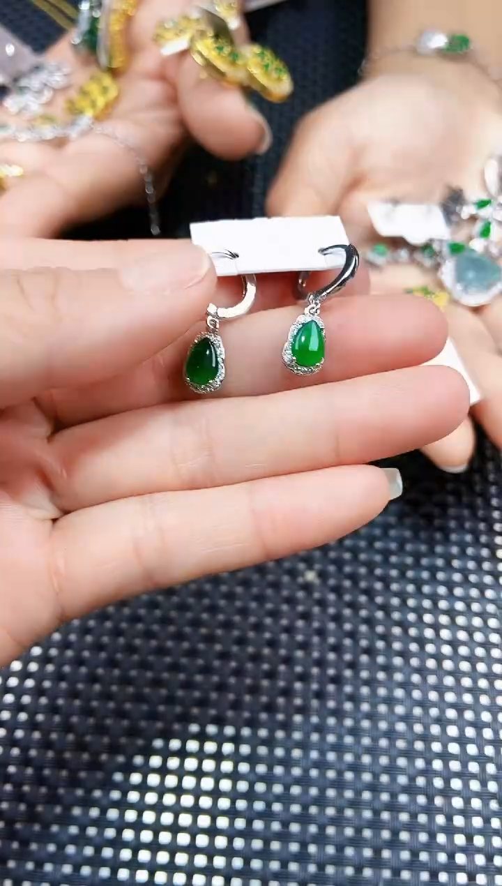 【闪购商品】翡翠耳饰未镶嵌11111111