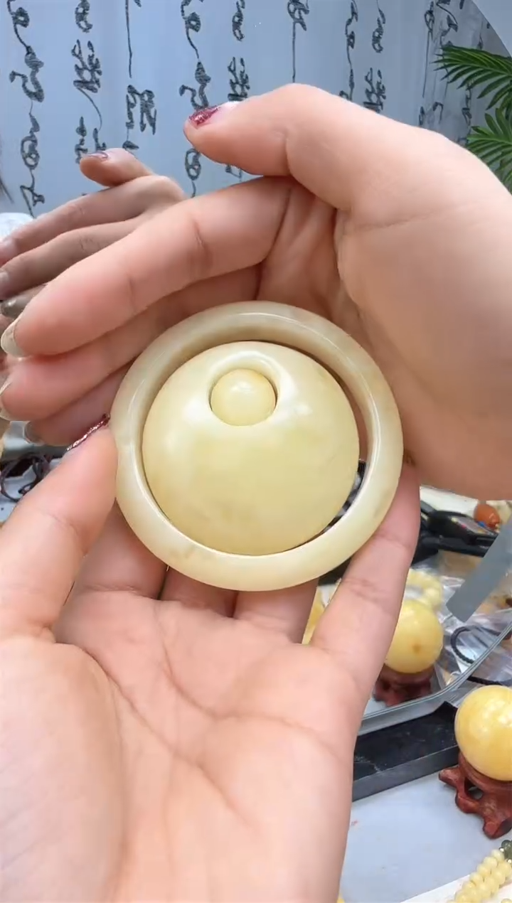 【闪购商品】琥珀裸石未镶嵌手镯一套