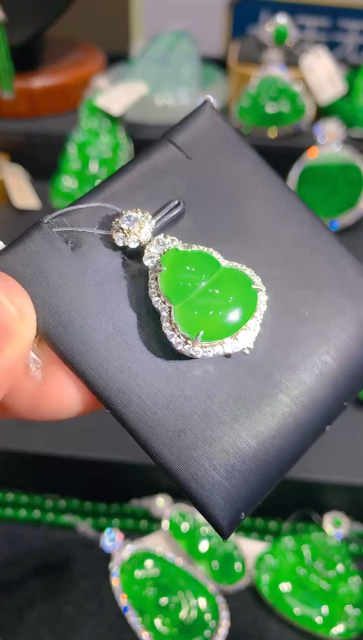 【闪购商品】翡翠颈饰银S925镶嵌41一季