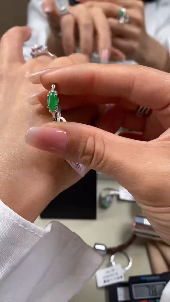 【闪购商品】翡翠戒指银S925镶嵌8589