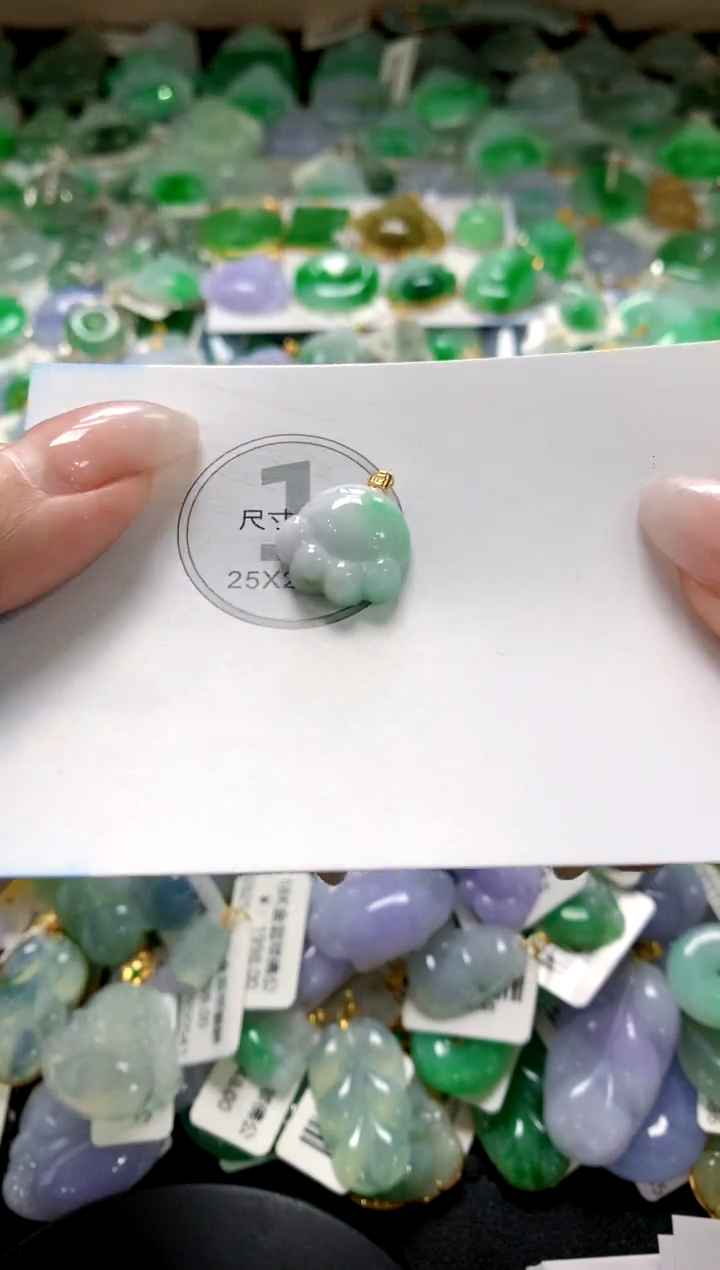 翡翠未镶嵌颈饰1111111111111111
