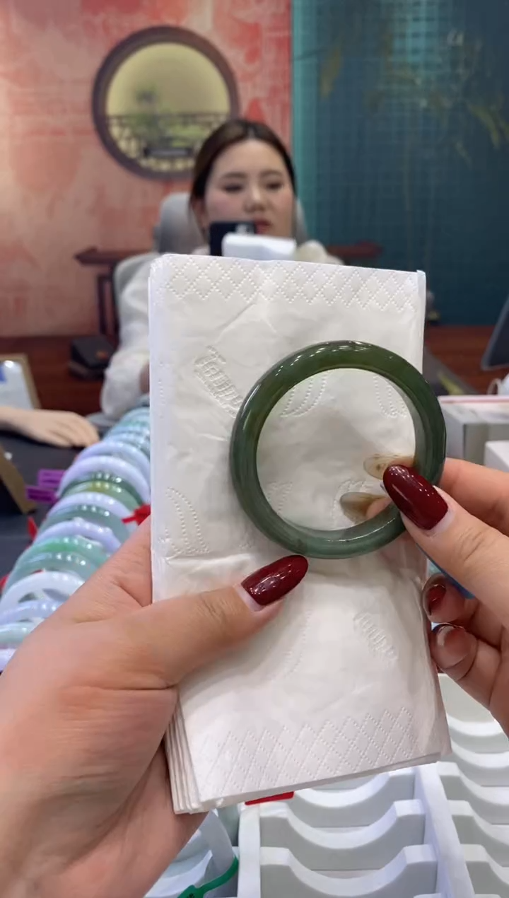 【闪购商品】翡翠手镯未镶嵌多人009046