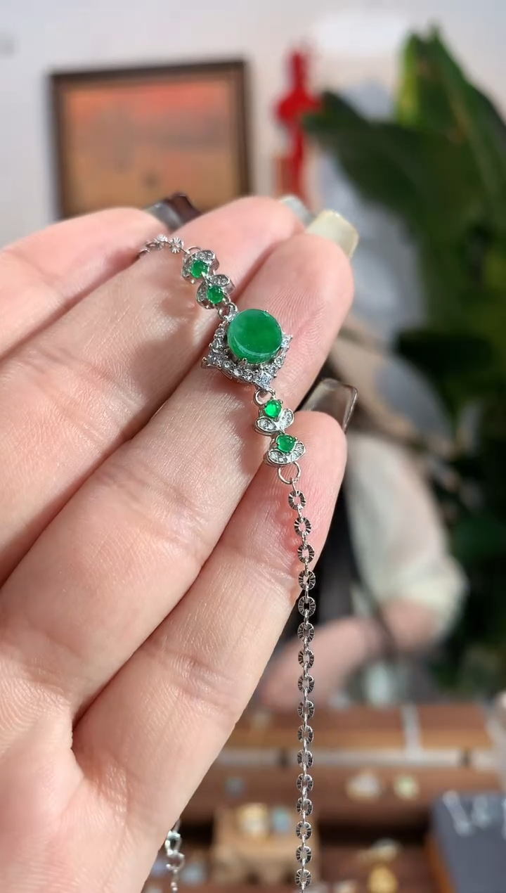 【闪购商品】银S925镶嵌翡翠手链手链