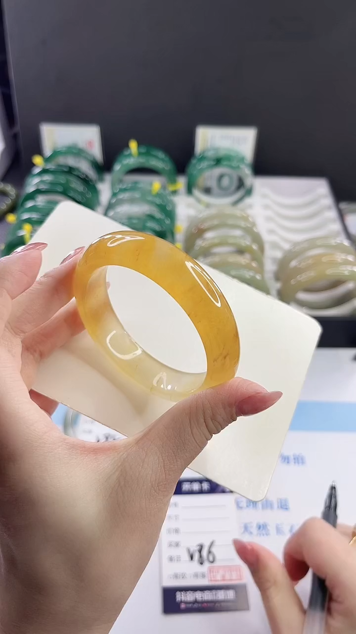 未镶嵌手镯石英质玉多样性发货V86