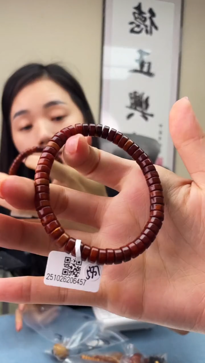 琥珀未镶嵌珠宝奇石T0假一罚十，多样性发一件