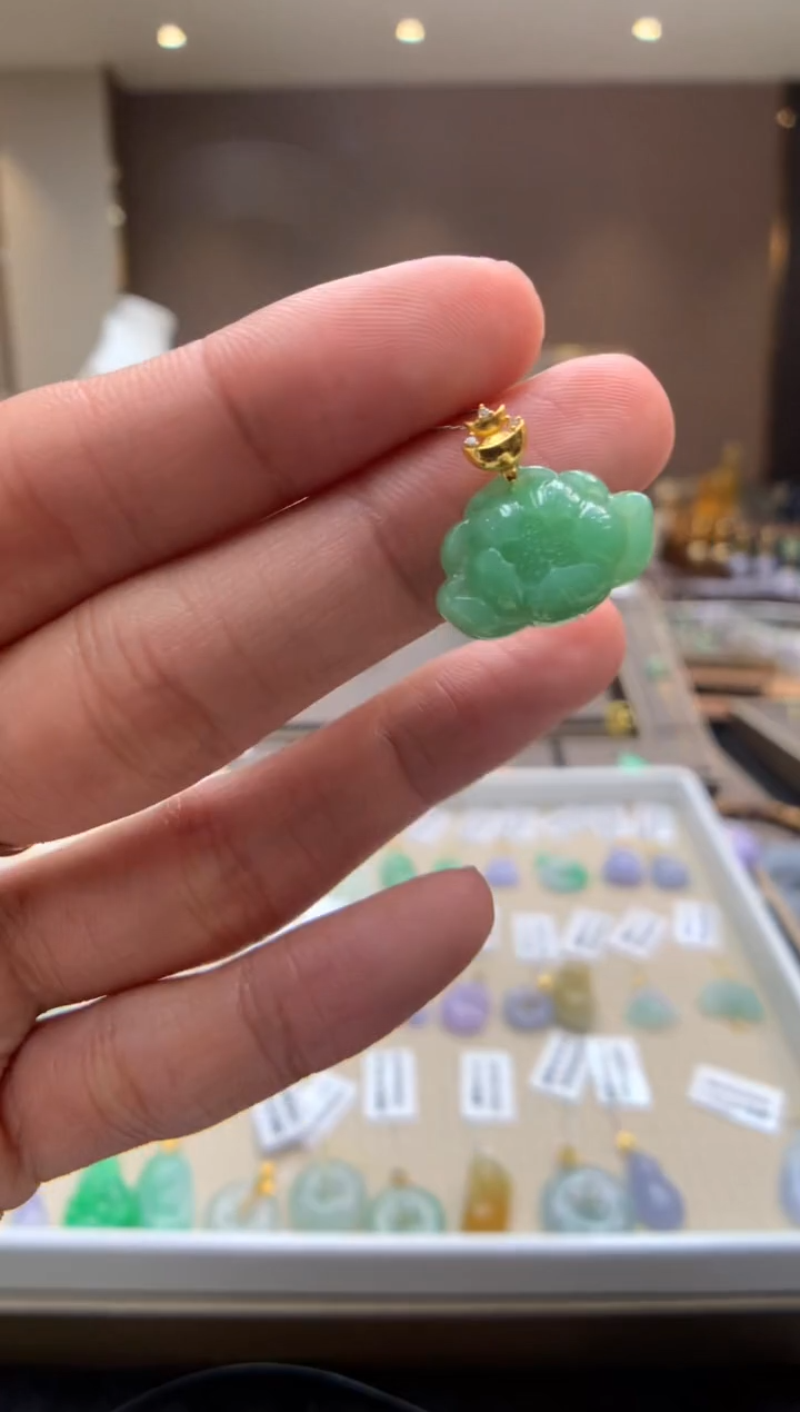 【闪购商品】翡翠颈饰18K金镶嵌莲花