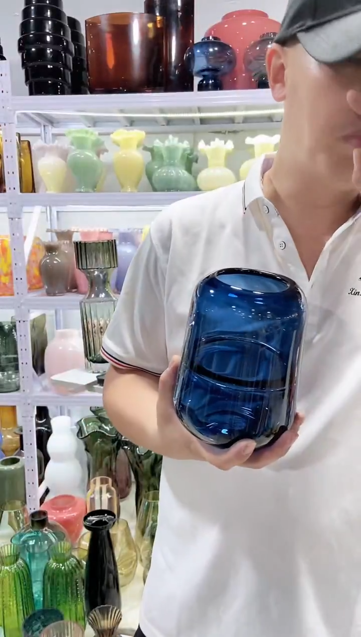 蓝色横星花瓶........