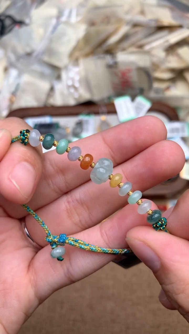 18K金镶嵌挂件翡翠小**️一