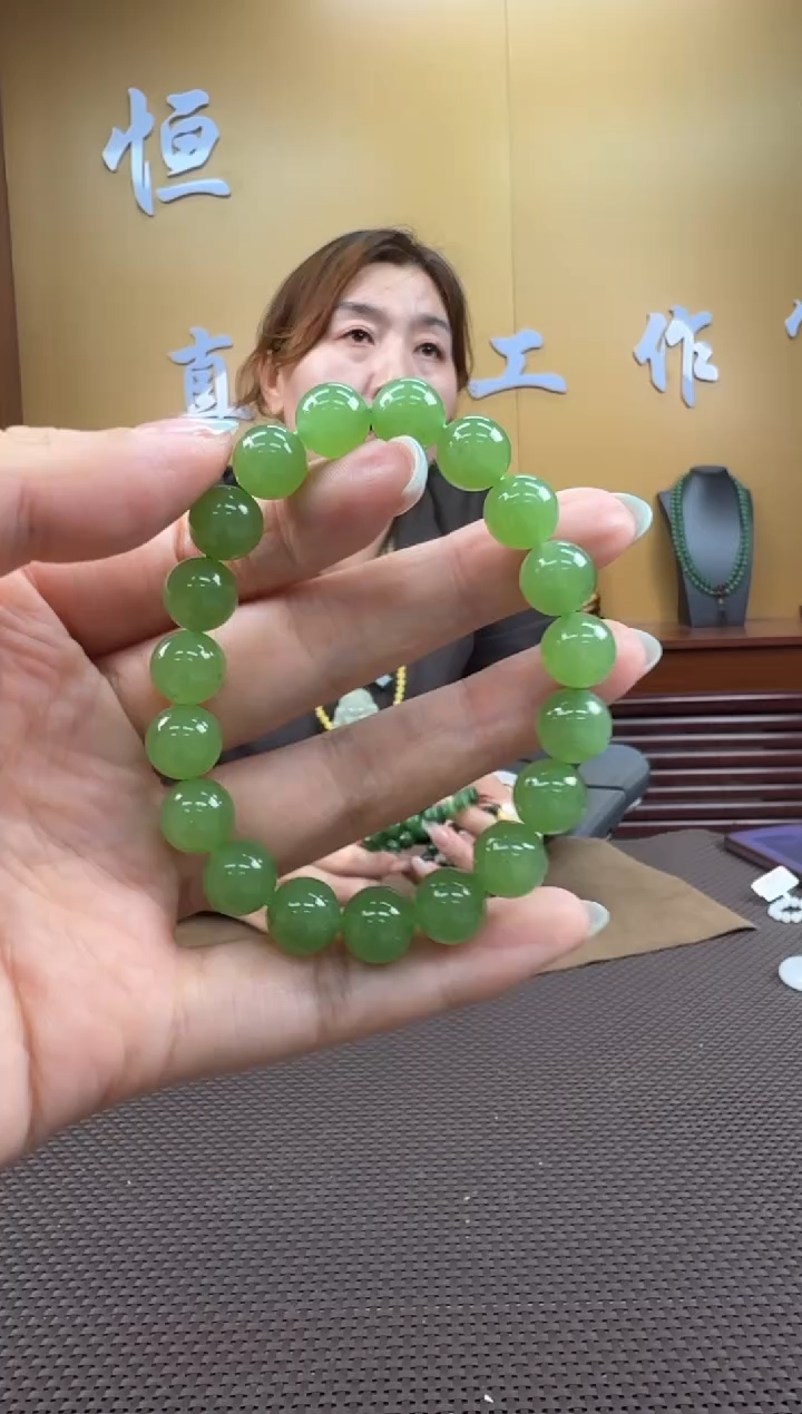 颈饰未镶嵌和田玉手串10mm