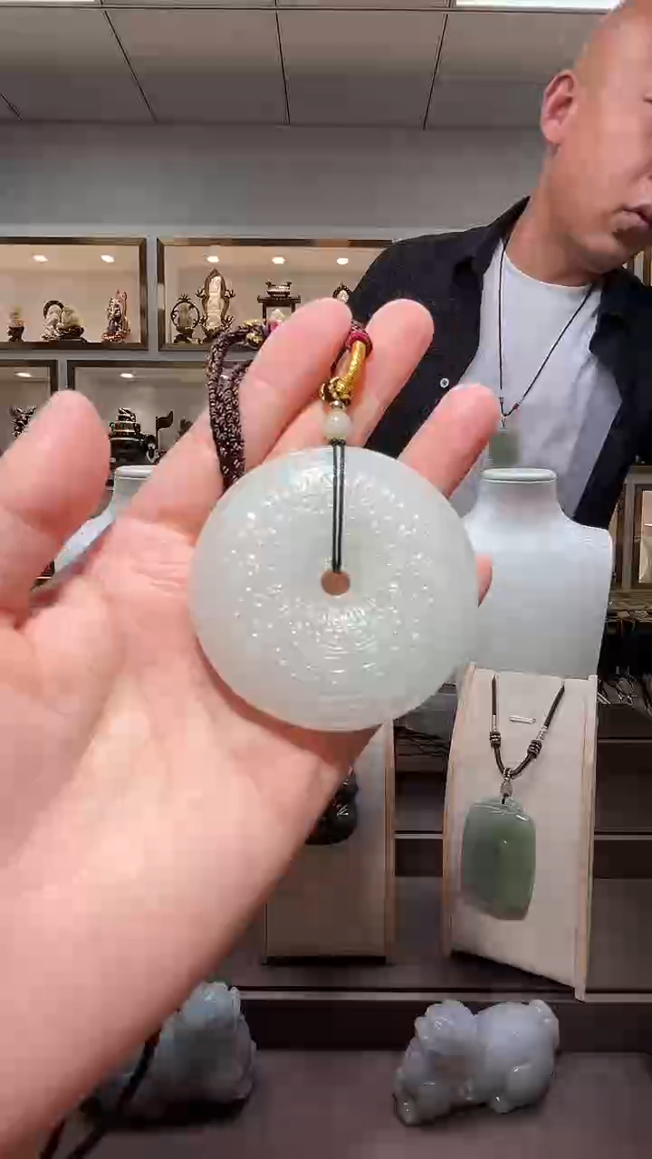 和田玉未镶嵌车挂苏