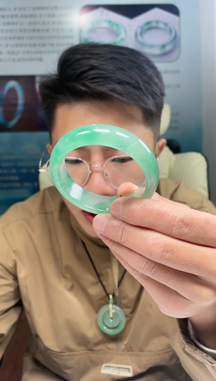 【闪购商品】石英质玉手镯未镶嵌非洲翠手镯多样性发货