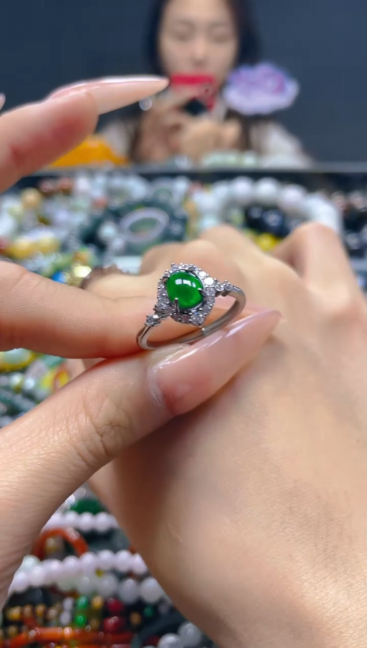 颈饰未镶嵌翡翠/R/翡翠A货，一件也是批发价