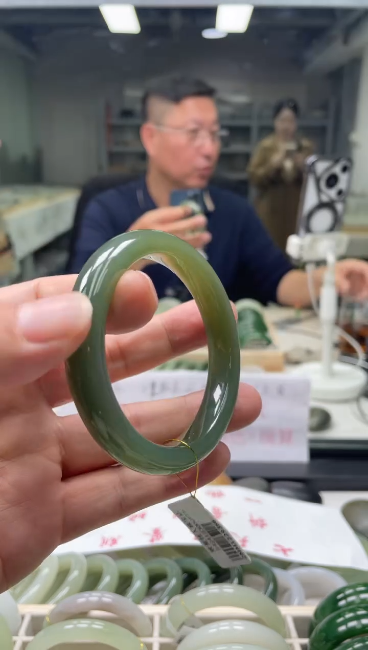 【闪购商品】和田玉手镯未镶嵌58-59圈口9366