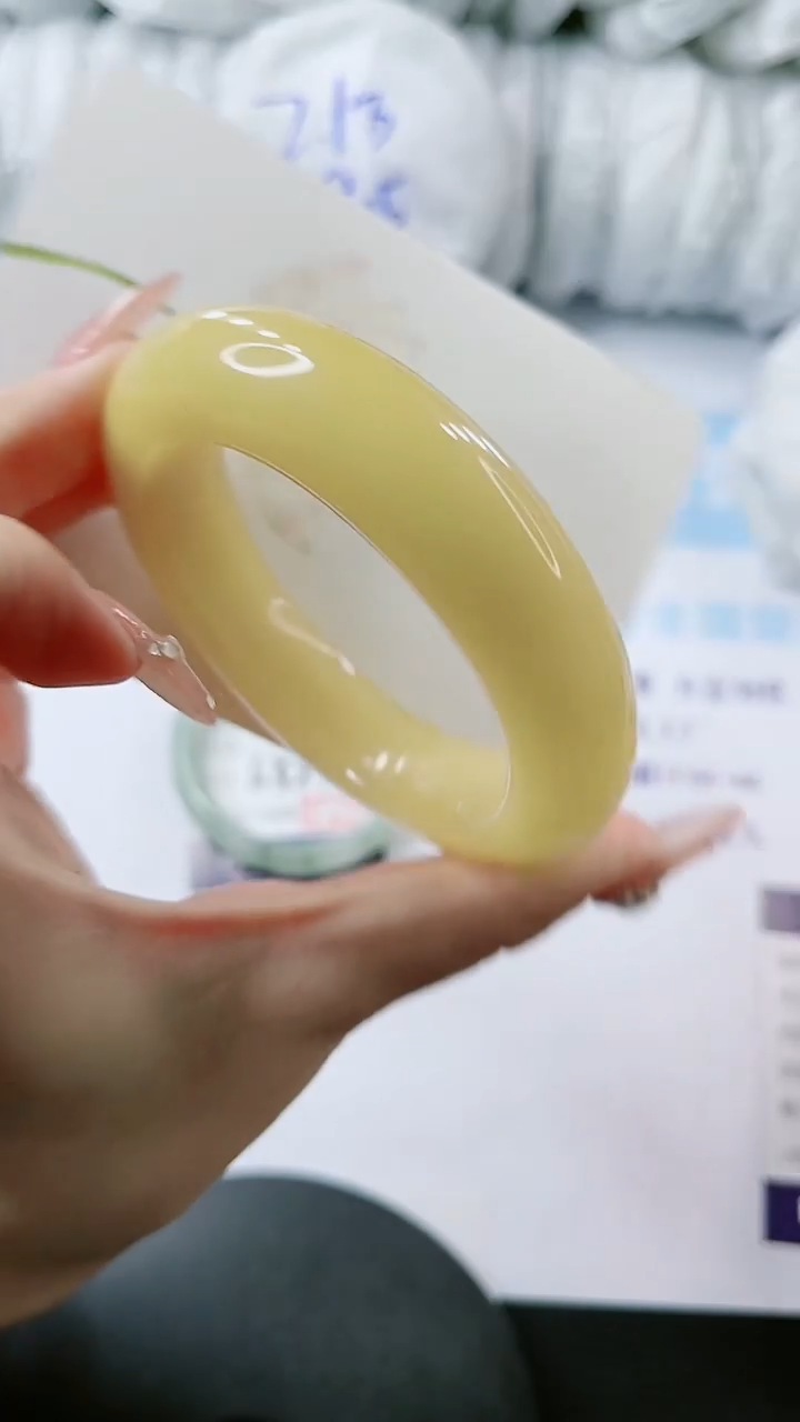 【闪购商品】石英质玉手镯未镶嵌多样性发货L378