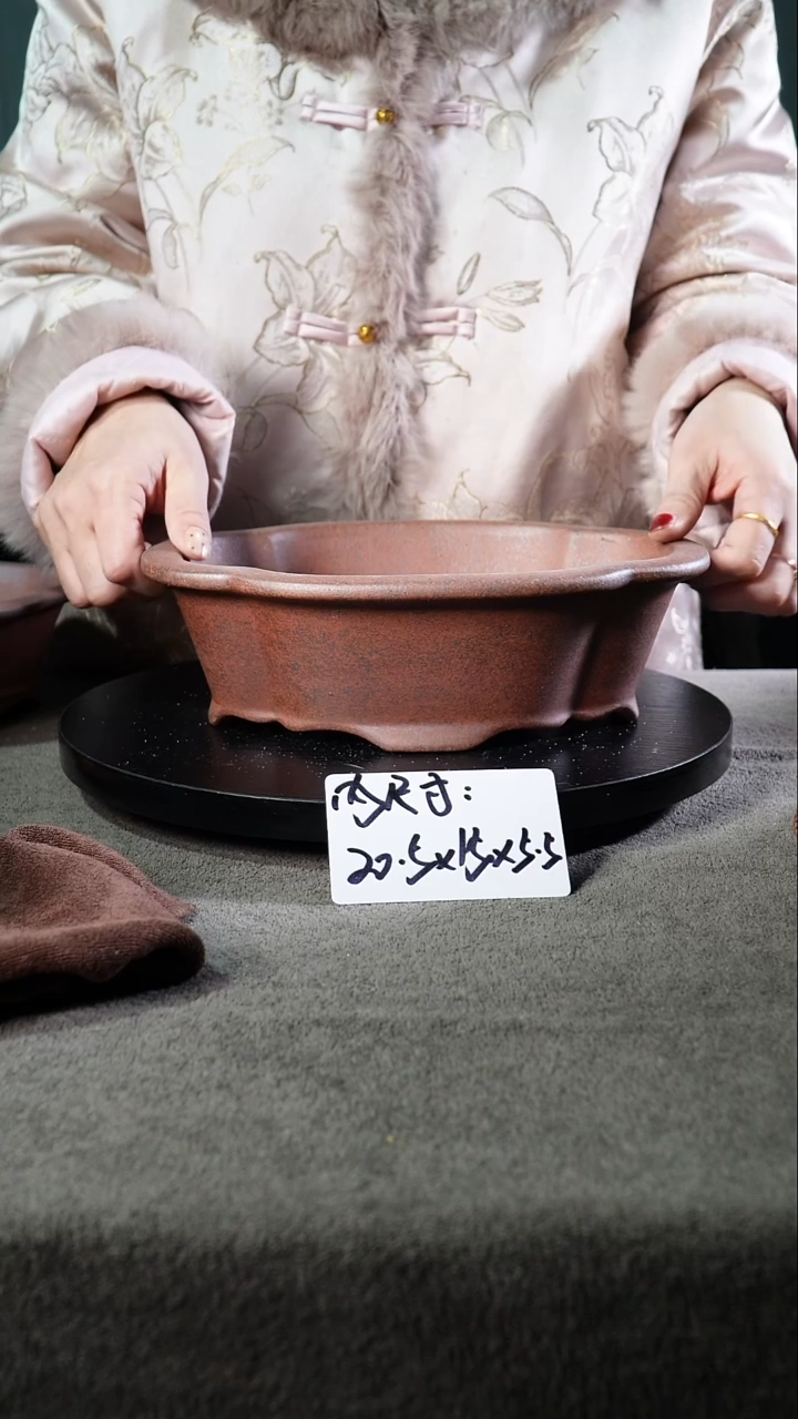 宜兴紫砂小花盆盆 