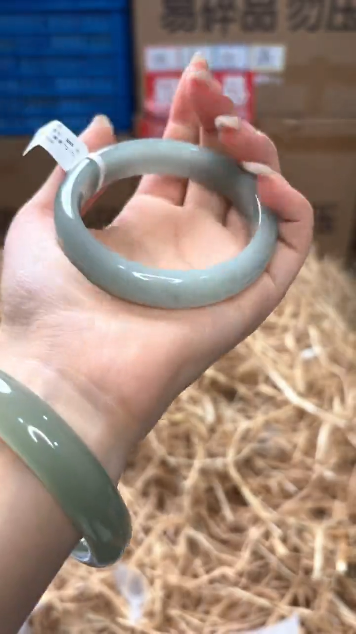 未镶嵌手镯石英质玉D-1146
