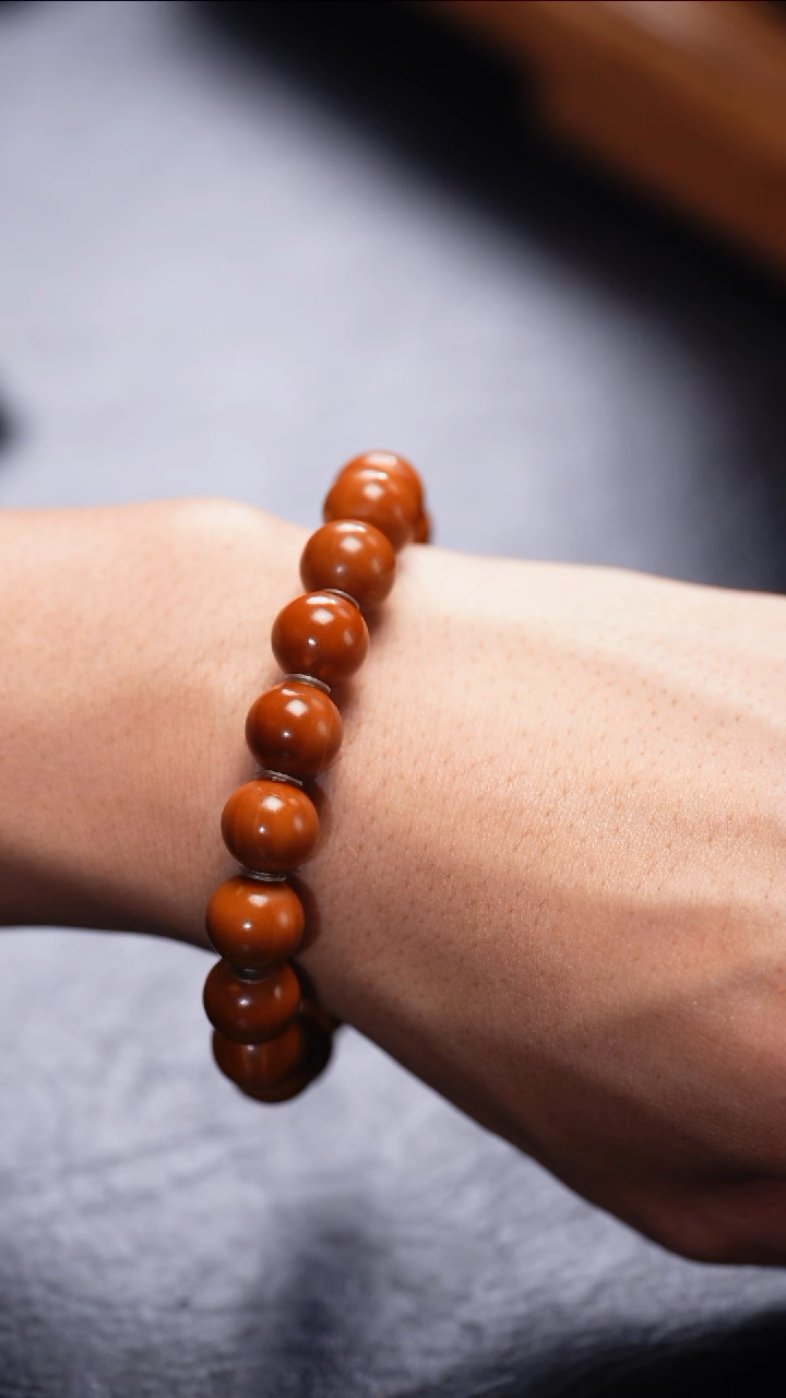 【闪购商品】橄榄核吊坠功利化