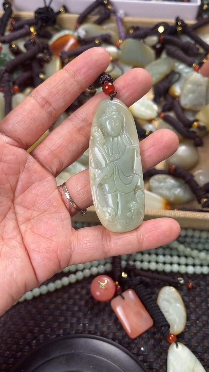 【闪购商品】和田玉颈饰未镶嵌多样性发货没有证书拍一发一有瑕