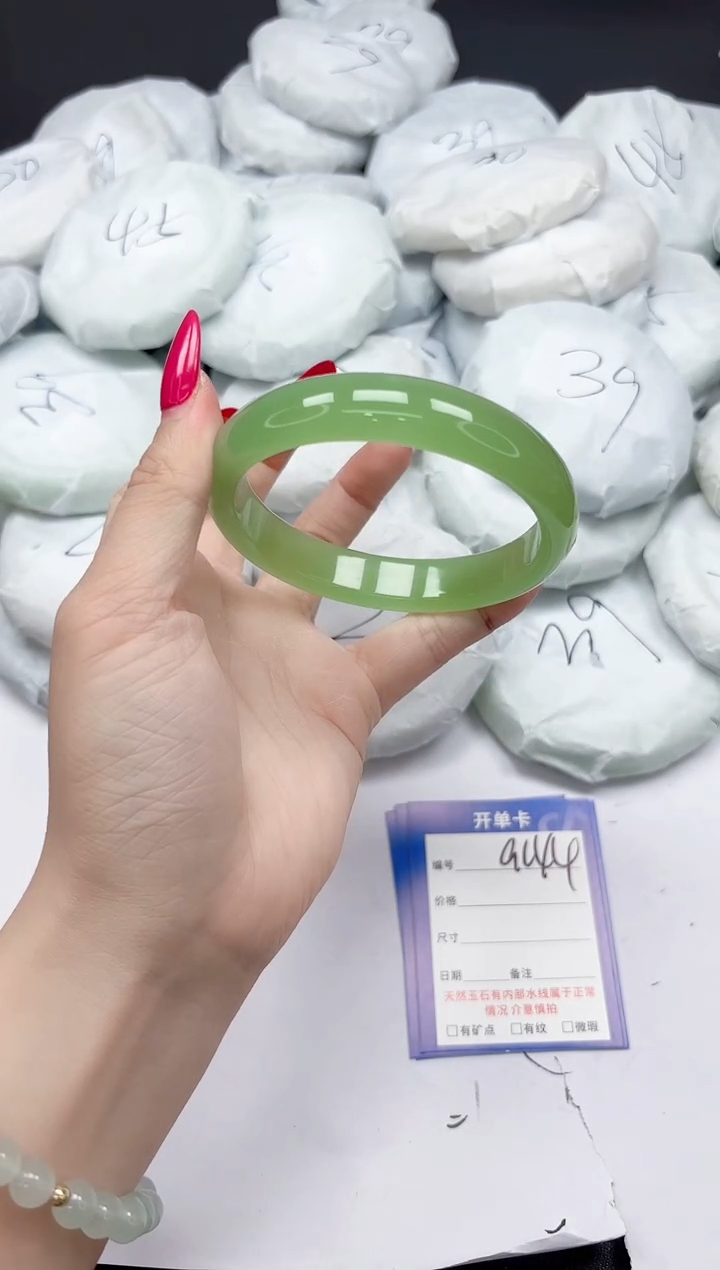 未镶嵌手镯石英质玉a144/65