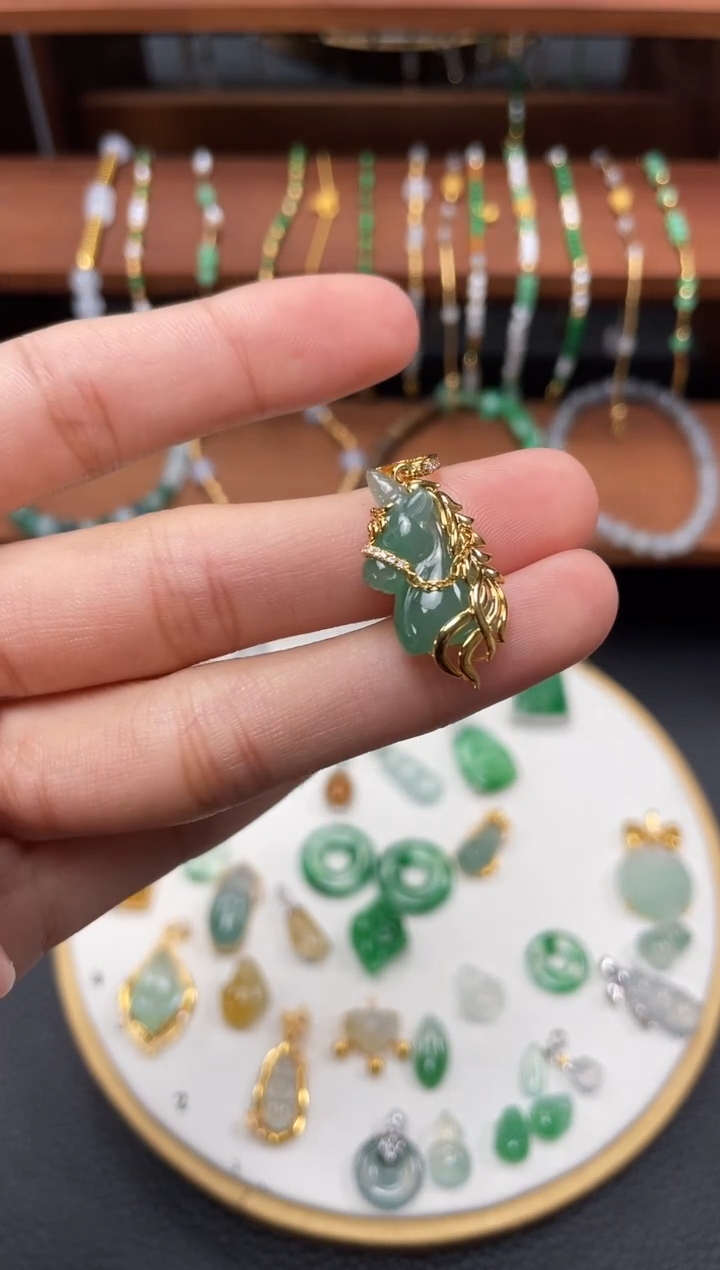 【闪购商品】翡翠吊坠(不含链)18K金镶嵌一个  JK215