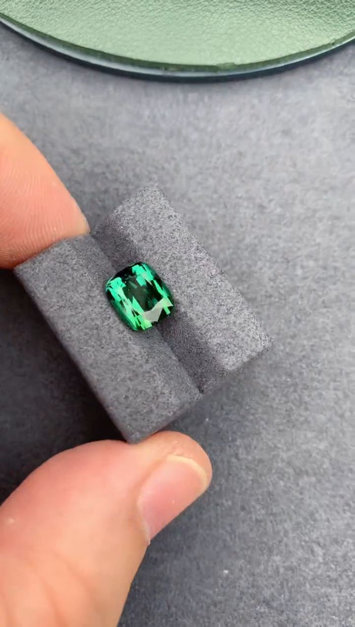 【闪购商品】碧玺裸石未镶嵌2.5ct   绿碧玺