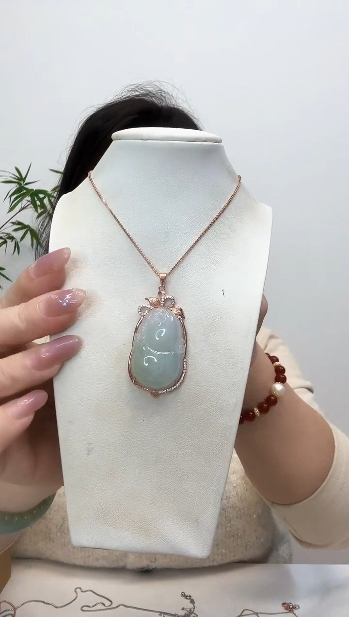 【闪购商品】翡翠吊坠(赠链)银S925镶嵌葫芦玫瑰边