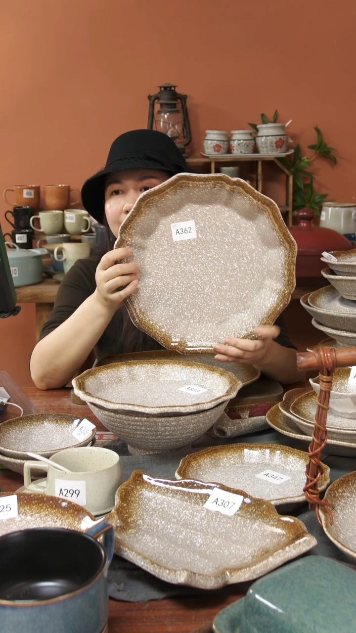 陶瓷陶瓷A362 陶瓷粗陶花边大盘可能微瑕