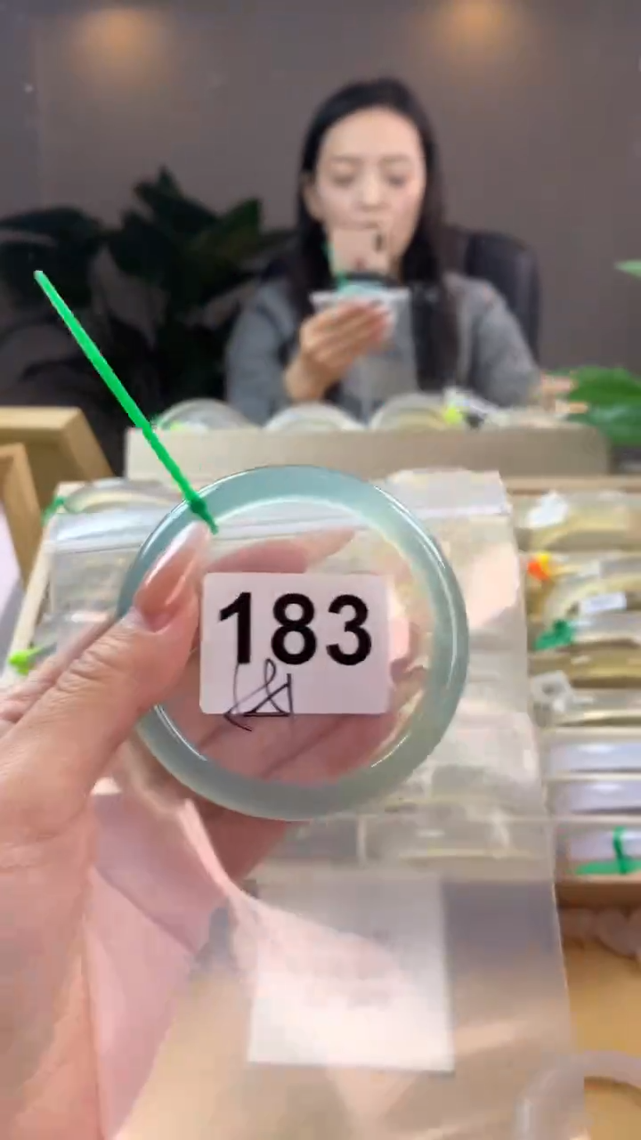 【闪购商品】玛瑙/玉髓手镯未镶嵌183