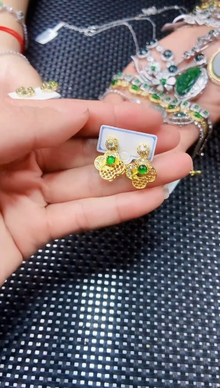 【闪购商品】翡翠耳饰未镶嵌111111111