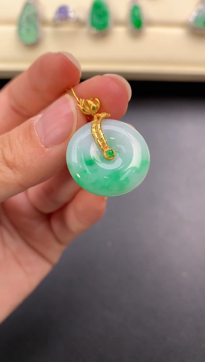 【闪购商品】翡翠颈饰18K金镶嵌D789