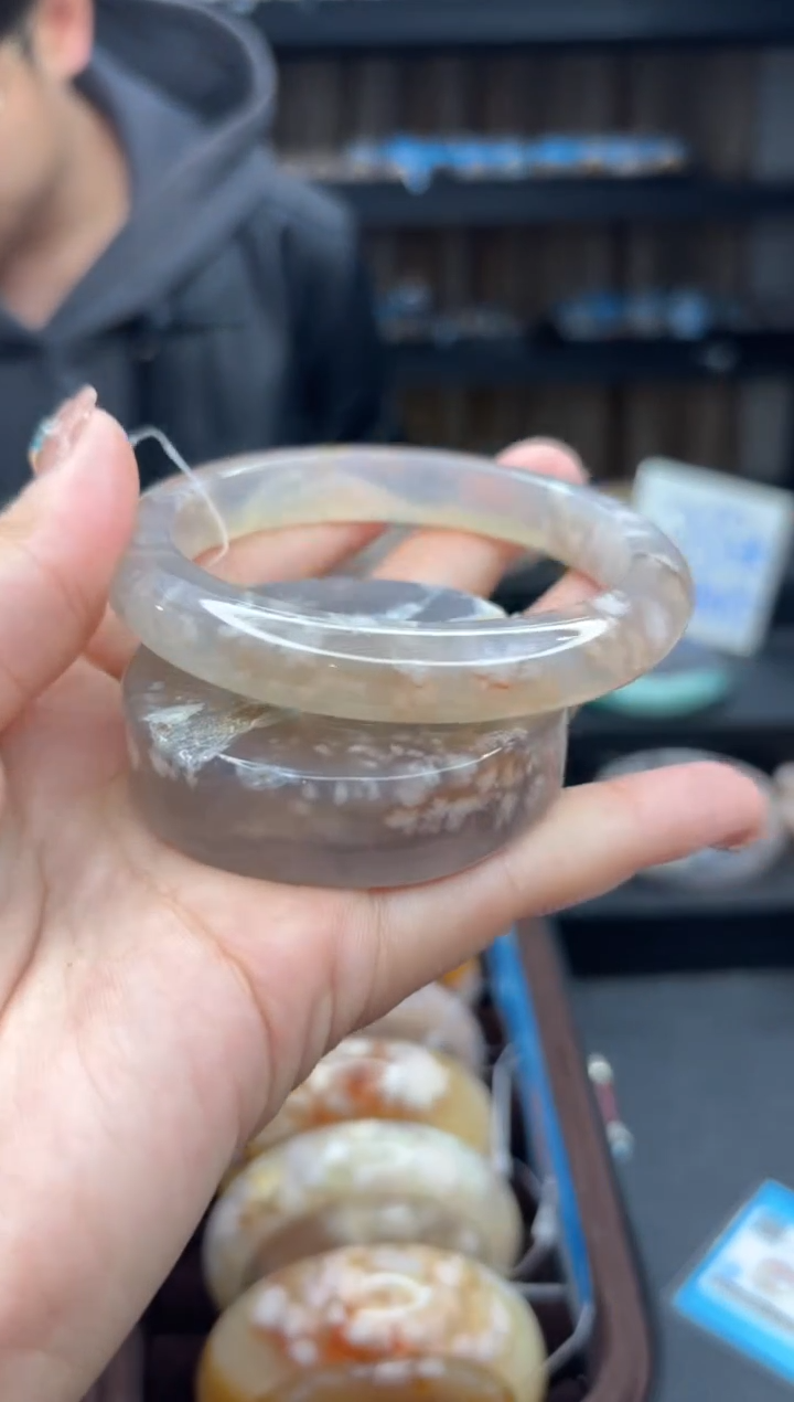 【闪购商品】石英质玉手镯未镶嵌691（58圈赠送镯心）