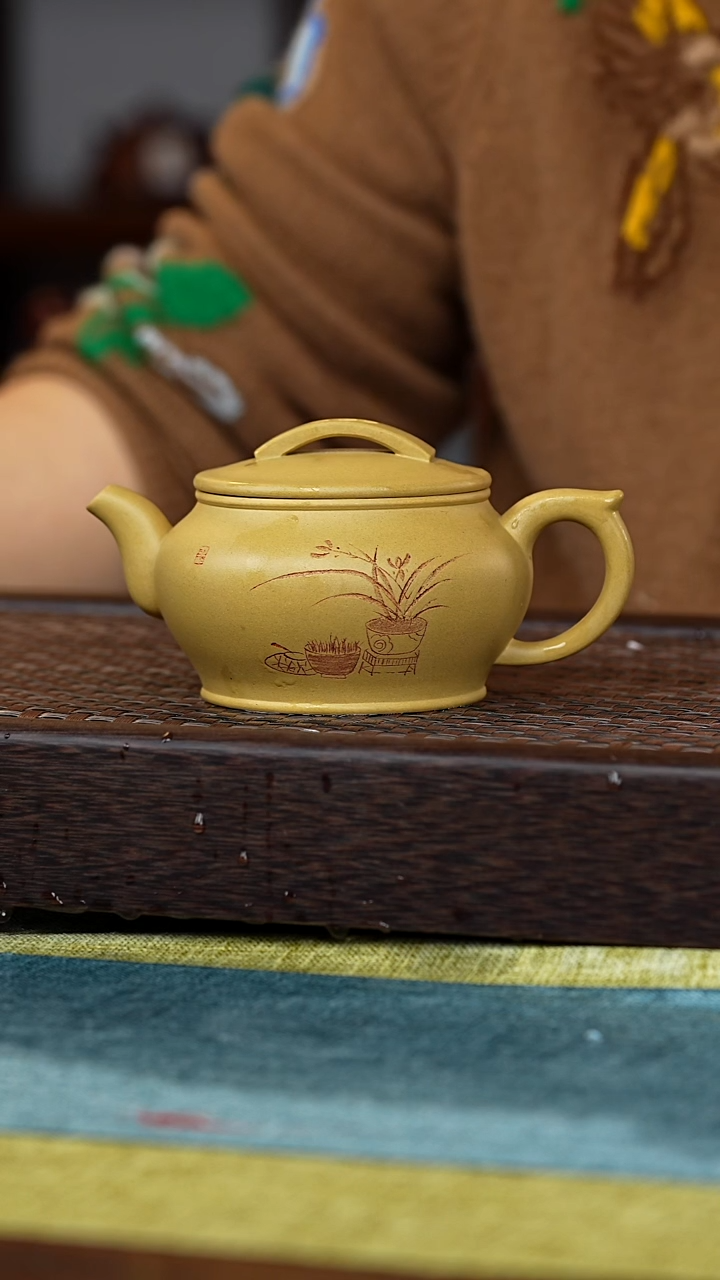 【闪购商品】紫砂茶壶汉瓦本绿260cc