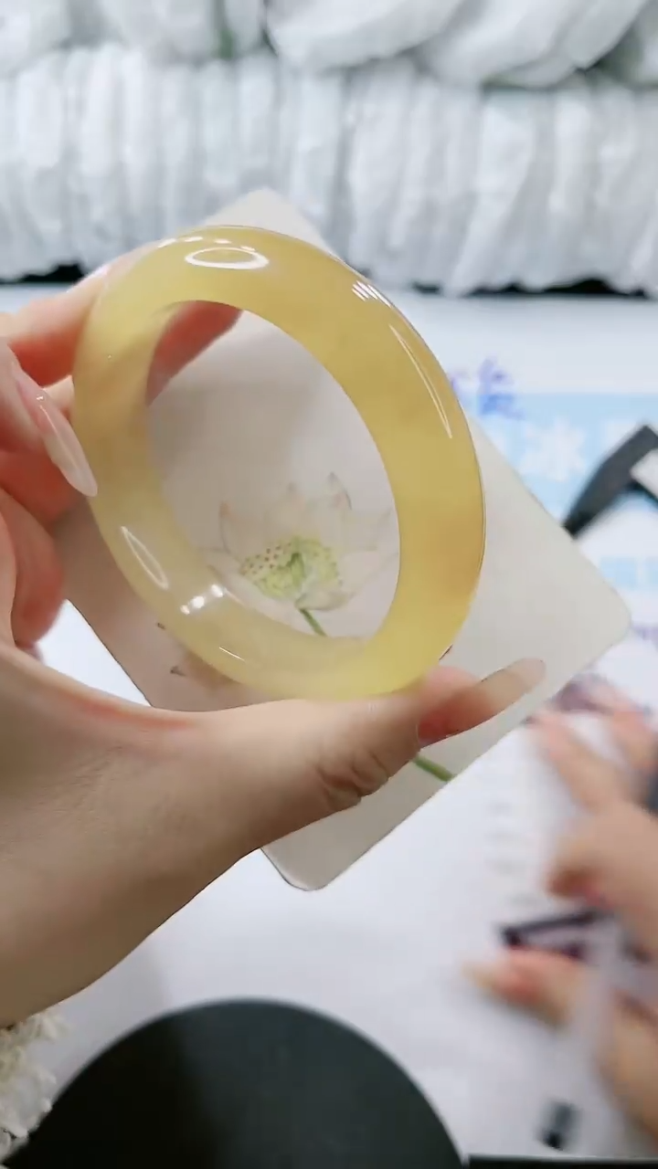 【闪购商品】石英质玉手镯未镶嵌多样性发货S100