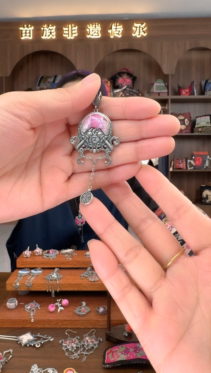 【闪购商品】织绣扶光苗绣传承21