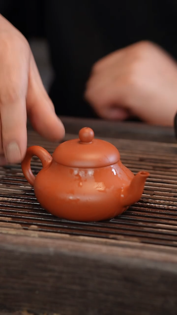 茶壶紫砂君德 朱泥 半手工 130cc