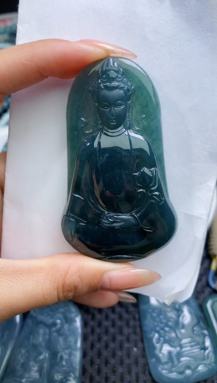 【闪购商品】翡翠颈饰未镶嵌           